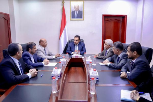 اجتماع في عدن لمناقشة خطط مواجهة إجراءات الحوثي المدمرة للقطاع المالي في مناطق سيطرتها