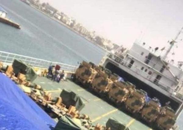 تركيا تمدّ ميليشيات طرابلس بسفينة محملة بالأسلحة والآليات