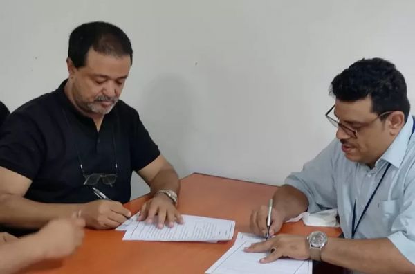 ميناء المخا وفرع هيئة النقل البري يوقعان اتفاقية تنظيم نقل البضائع
