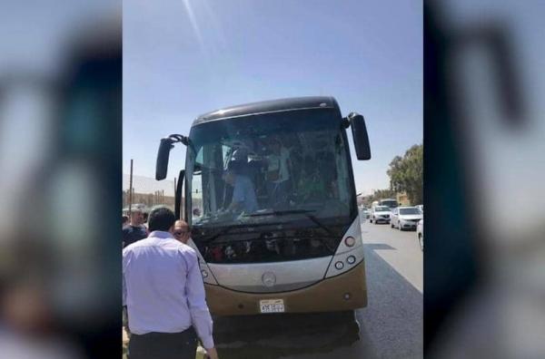 مصر.. انفجار يستهدف حافلة سياحية في الجيزة