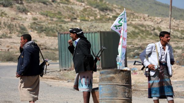 ميليشيا الحوثي تكثف جباياتها في أرياف تعز تحت مسمى "إعاشة ودعم النقاط الأمنية"