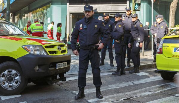 الشرطة الإسبانية تنتشر في مدريد لمنع احتفالات أتلتيكو أو الريال بلقب "الليغا"