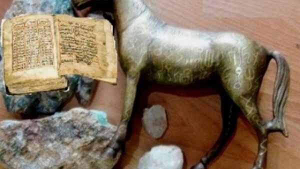 من القاعدة إلى الحوثي.. تدمير معظم المتاحف ونهب آلاف المخطوطات والقطع الأثرية 