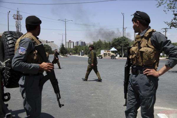 أفغانستان تعتقل قائدا من طالبان عقب عودته من إيران