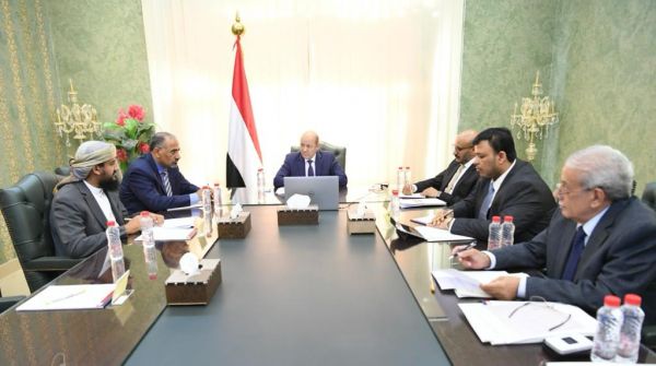 القيادة الرئاسي يناقش جهود استيعاب الدعم الاقتصادي ويقيّم مسار الهدنة
