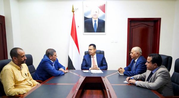 توجيهات حكومية لوفدها المفاوض: رفع الحصار الحوثي عن تعز دون شروط 