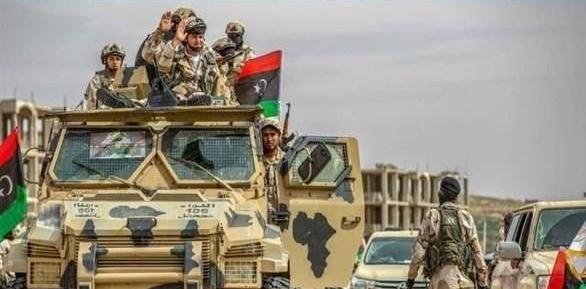 دبلوماسي مصري: مصر قد تضطر للتدخل عسكرياً في ليبيا