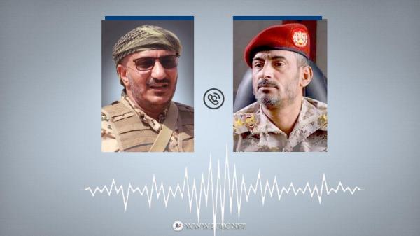 قائد المقاومة الوطنية يعزي الفريق صغير عزيز في شهداء الاستهداف الحوثي الغادر