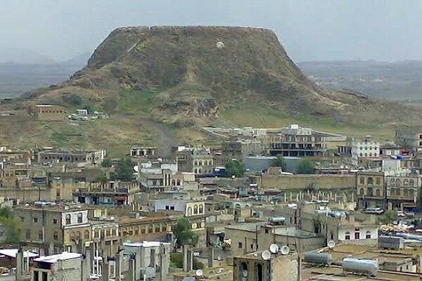 الضالع.. اعتداءات حوثية على مبنى المؤسسة الاقتصادية بدمت (صورة)