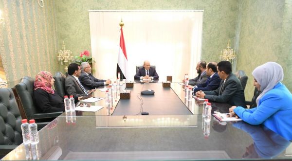 الرئيس العليمي يتسلم مسودة القواعد المنظمة لأعمال مجلس القيادة 
