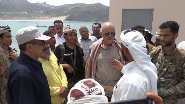 فيديو+صور| محافظ تعز يزور ذوباب ويشيد بالمشاريع الخدمية المقدمة من المقاومة الوطنية