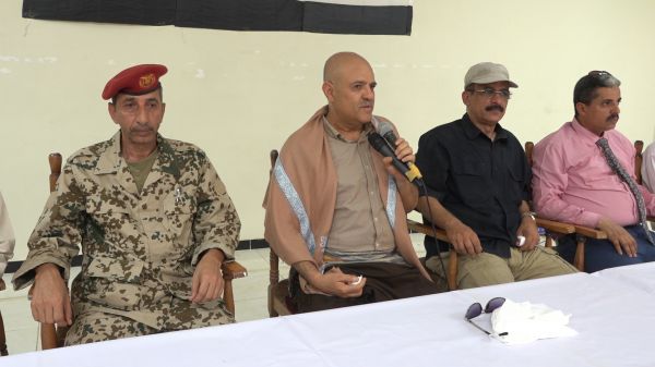 فيديو+ صور| محافظ تعز يؤكد من موزع: جهود العميد طارق صالح أسهمت في تطبيع الحياة