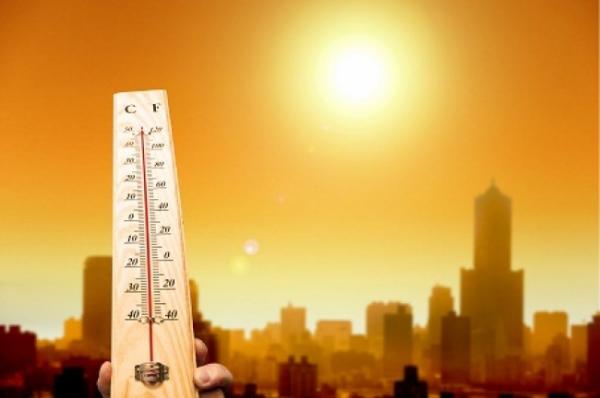 السعودية تحظر العمل تحت أشعة الشمس 