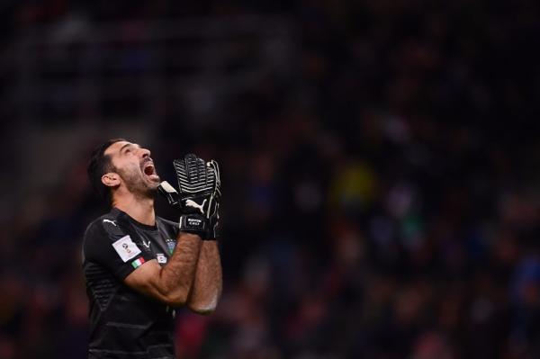 الاتحاد الأوروبي لكرة القدم يوقف بوفون