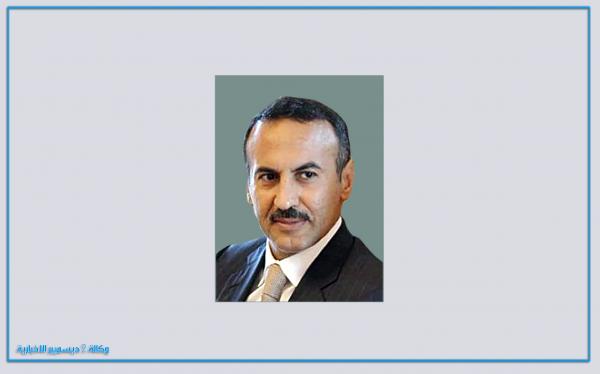 أحمد علي عبدالله صالح يطمئن على صحة القيادية المؤتمرية إيمان النشيري