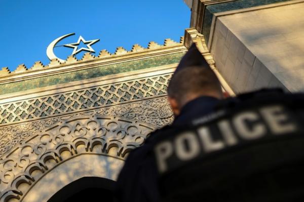 الشرطة الفرنسية تفكك خلية متطرفة خططت لهجمات إرهابية
