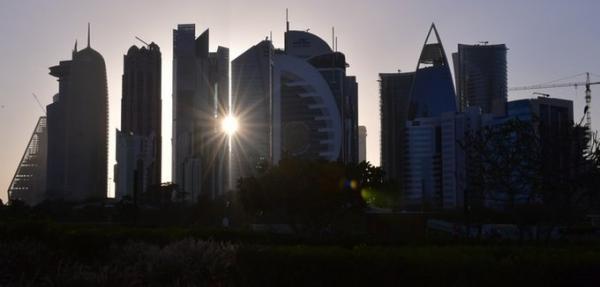 قطر.. قرار حكومي بتخفيض  الرواتب 