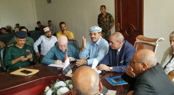 رئيس فرع سياسي المقاومة الوطنية في تعز يحث التجار على رفع الإضراب