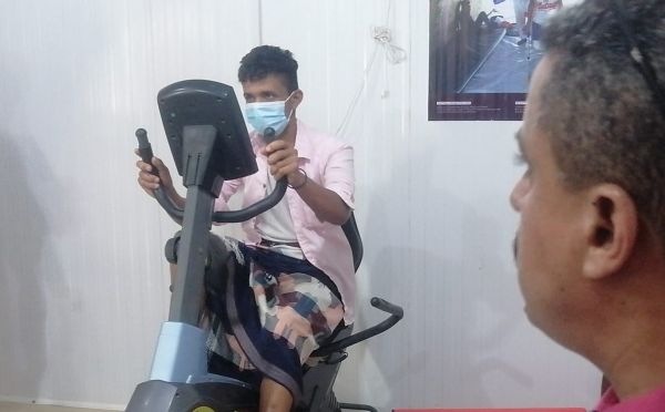 مدير عام المخا يُصدِّق على اتفاقية تقديم خدمات الحماية لذوي الإعاقة والمصابين