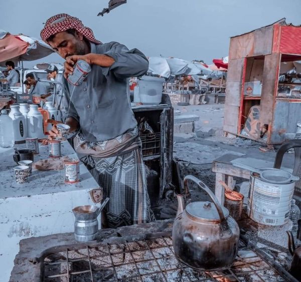 صورة وتعليق| الكفاح قرينُ اليمنيين في مواجهة محنة الحرب 