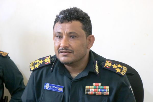 مدير شرطة الحديدة يكذب شائعات مليشيا الحوثي حول اغتصابات في نطاق سيطرة القوات المشتركة 