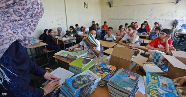 "نيران الأزمة" في لبنان تمتدُ إلى التعليم والبنك الدولي يوجه "نداء عاجل"