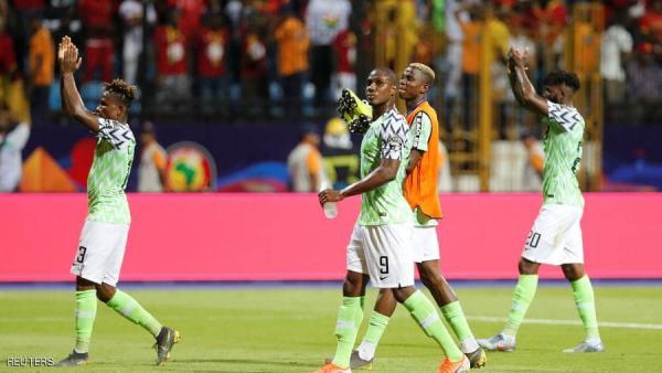 أمم إفريقيا.. نيجيريا تفوز بشق الأنفس والمدرب يعترف يعترف بـ"الخطأ"