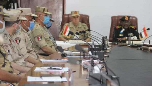 مصر والسودان توقعان مذكرة تفاهم للتعاون العسكري المشترك