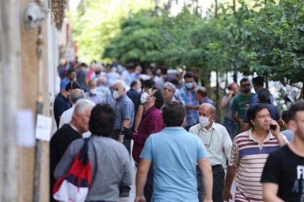 إيران تتجاوز عتبة العشرة آلاف وفاة بكورونا