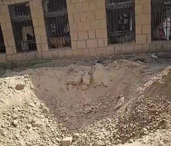 بعض القذائف أصابت مدرسة.. قصف حوثي يستهدف قرى سكنية في "الزاهر" بالبيضاء 