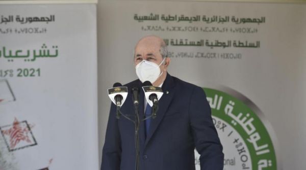 الرئيس الجزائري يبدأ مشاورات لتأليف حكومة جديدة