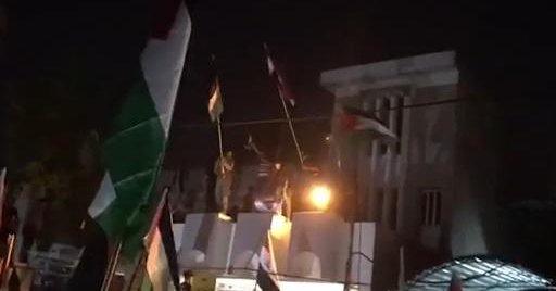 اقتحام سفارة البحرين في بغداد وسط غياب تام للسلطات الأمنية