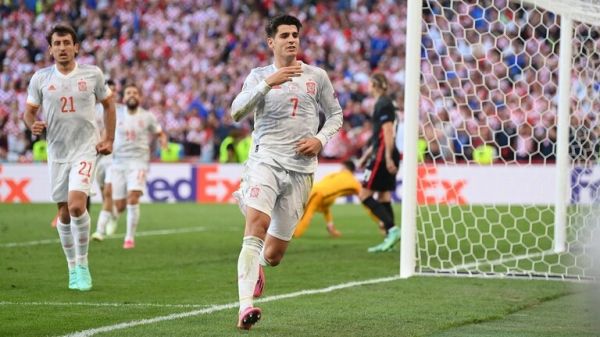في مباراة "مجنونة".. إسبانيا تتأهل إلى ربع نهائي أمم أوروبا 