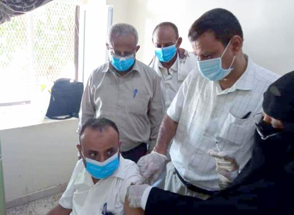 حملة جرعة ثانية لكورونا تستهدف مركز مديرية حيس وست قرى تابعة