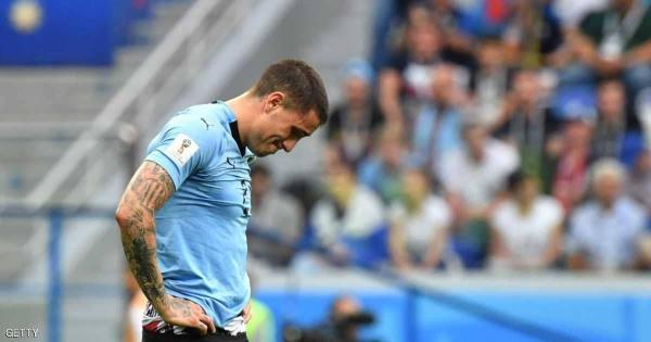 لماذا بكى مدافع الاوروغواي قبل انتهاء المباراة ؟