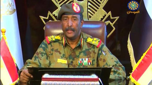 رئيس  المجلس الانتقالي السوداني: نتعهد بحماية وتنفيذ الاتفاق مع "الحرية والتغيير"