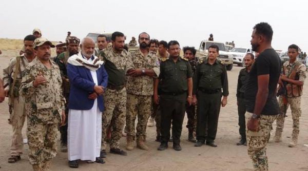صور| محافظ الحديدة وقائد محور حيس يتفقدان الأبطال جنوب الحديدة