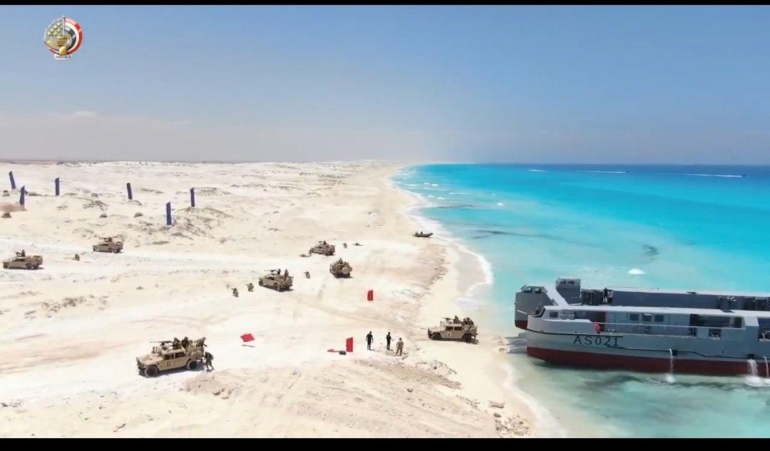 الجيش المصري يجري مناورة كبرى على الحدود الليبية