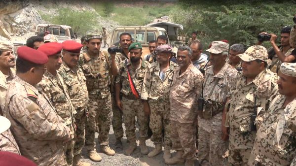 فيديو+ صور| في أولى زياراته للساحل الغربي.. وزير الدفاع: ما شاهدناه يبعث الطمأنينة للشعب اليمني الحُر 