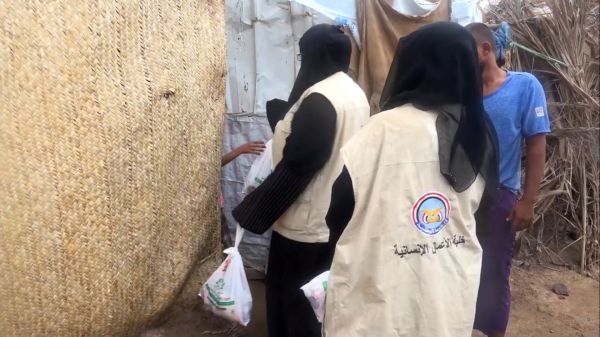 صور+ فيديو| إنسانية المقاومة الوطنية توزع أضاحي على 1315 أسرة في مخيم العليلي للنازحين بالخوخة