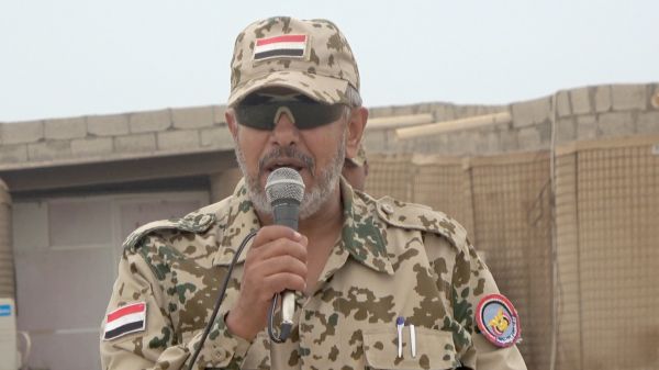 فيديو+صور| اللواء القوسي يعايد دفعات جديدة في المركز التدريبي للمقاومة الوطنية ويشيد بالانضباط والروح المعنوية العالية