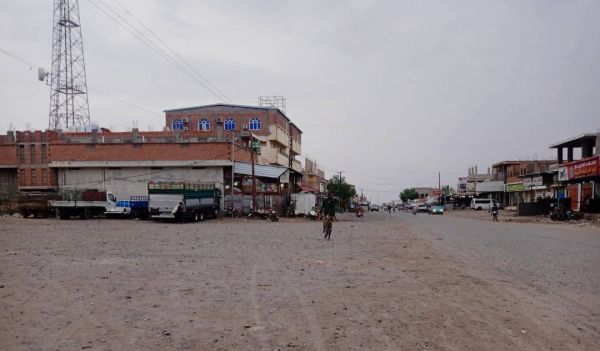 جريمة حوثية جديدة بحق المدنيين في حيس وقصف مكثف على أعيان مدنية داخل مدينة الحديدة  ..