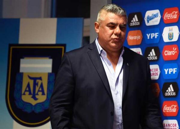 "كونميبول" يعاقب رئيس الاتحاد الأرجنتيني  