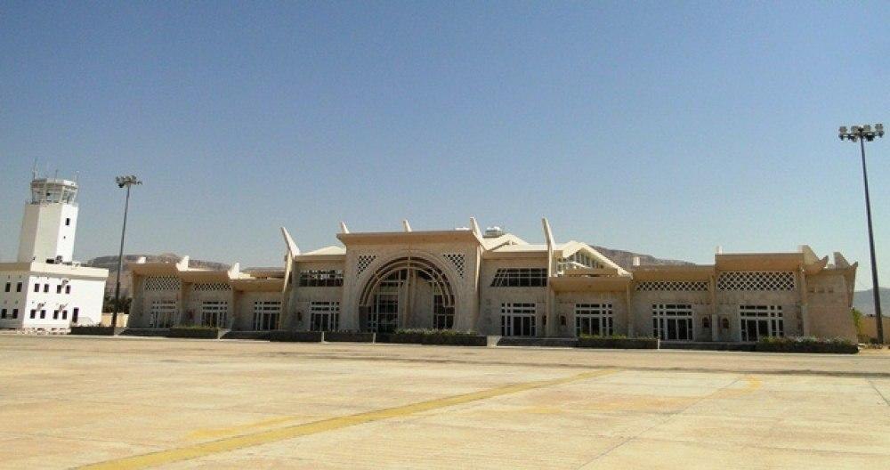 مطار سيئون يستأنف رحلاته السبت بعد توقف سببته الأمطار