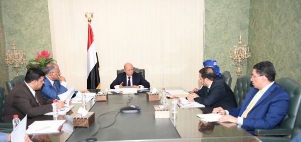 في اجتماع ضم جميع أعضائه.. "القيادة الرئاسي" يدين جريمة الحوثيين بحق أطفال تعز ويدعو لموقف دولي حازم 