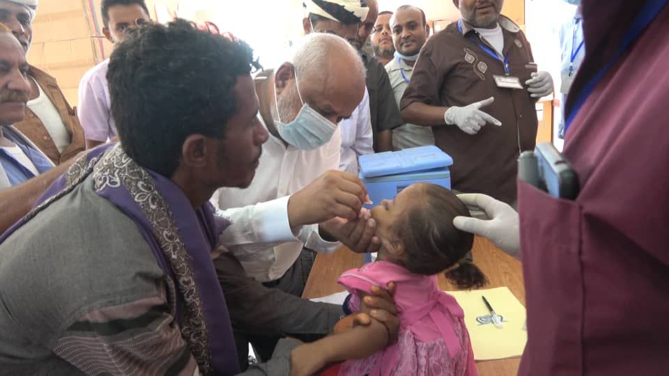من الخوخة... محافظ الحديدة يُدشن الحملة التكميلية للتحصين ضد شلل الأطفال
