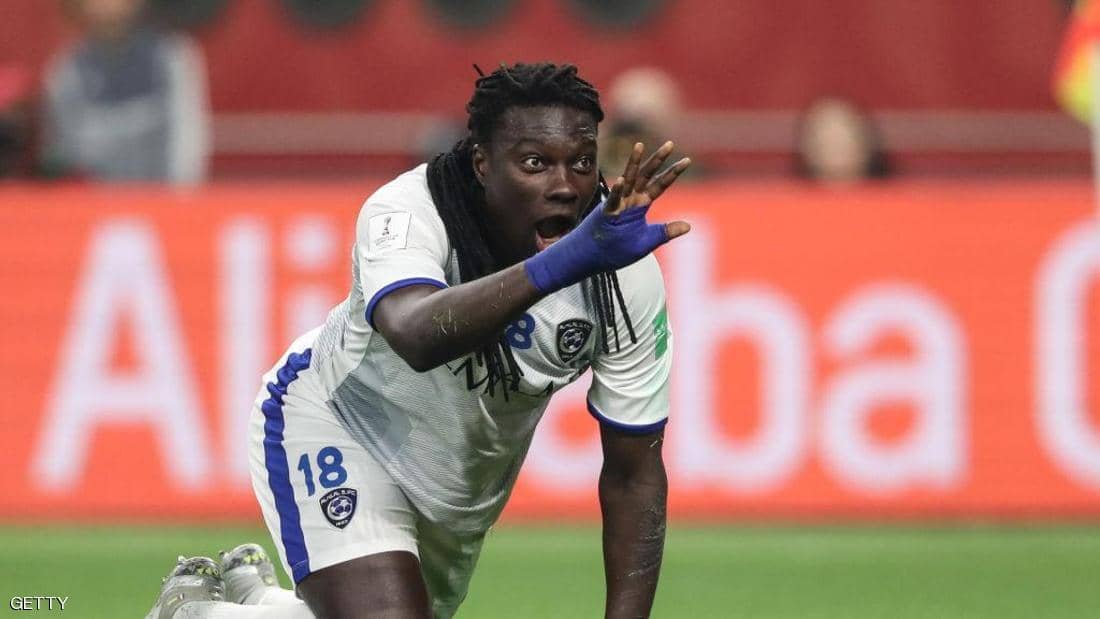 "الأسد" غوميس يمدد عقده في الهلال السعودي 
