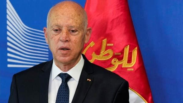 تونس.. قرار رئاسي بتجميد أعمال البرلمان وإعفاء رئيس الحكومة 