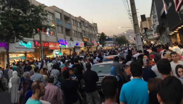 إيران.. هلع وتوتر واحتجاجات متواصلة