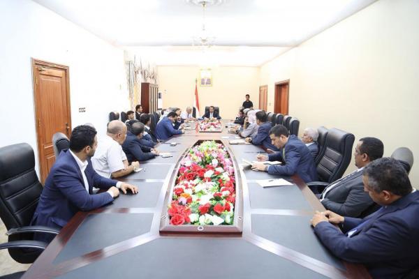 الخدمة المدنية تلغي كل قرارات الحوثيين بشأن الاستغناء عن موظفي الدولة